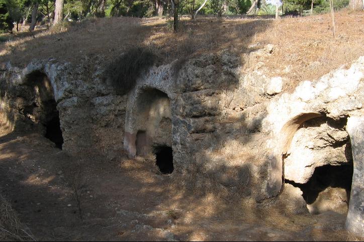 קובץ:Shmaryahu caves.jpg