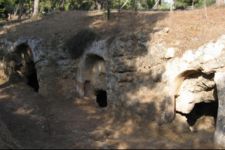Shmaryahu caves.jpg